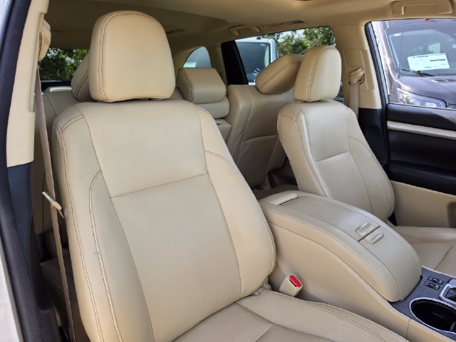 Used 2018 Toyota Highlander XLE AWD/4WD image 20
