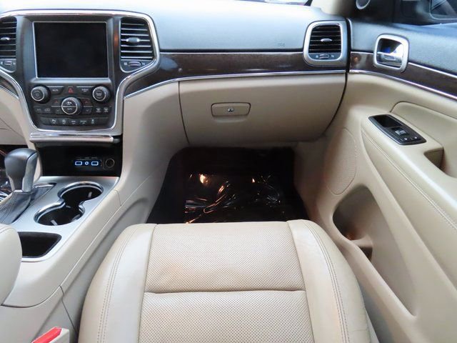 Used 2018 Jeep Grand Cherokee Limited w/ Luxury Group II RWD image 32