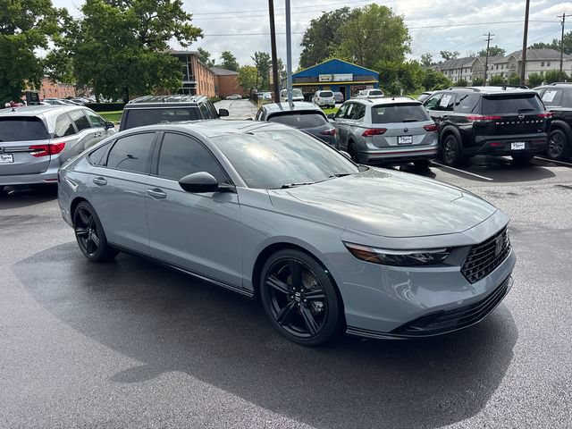 Used 2025 Honda Accord Sport image 2