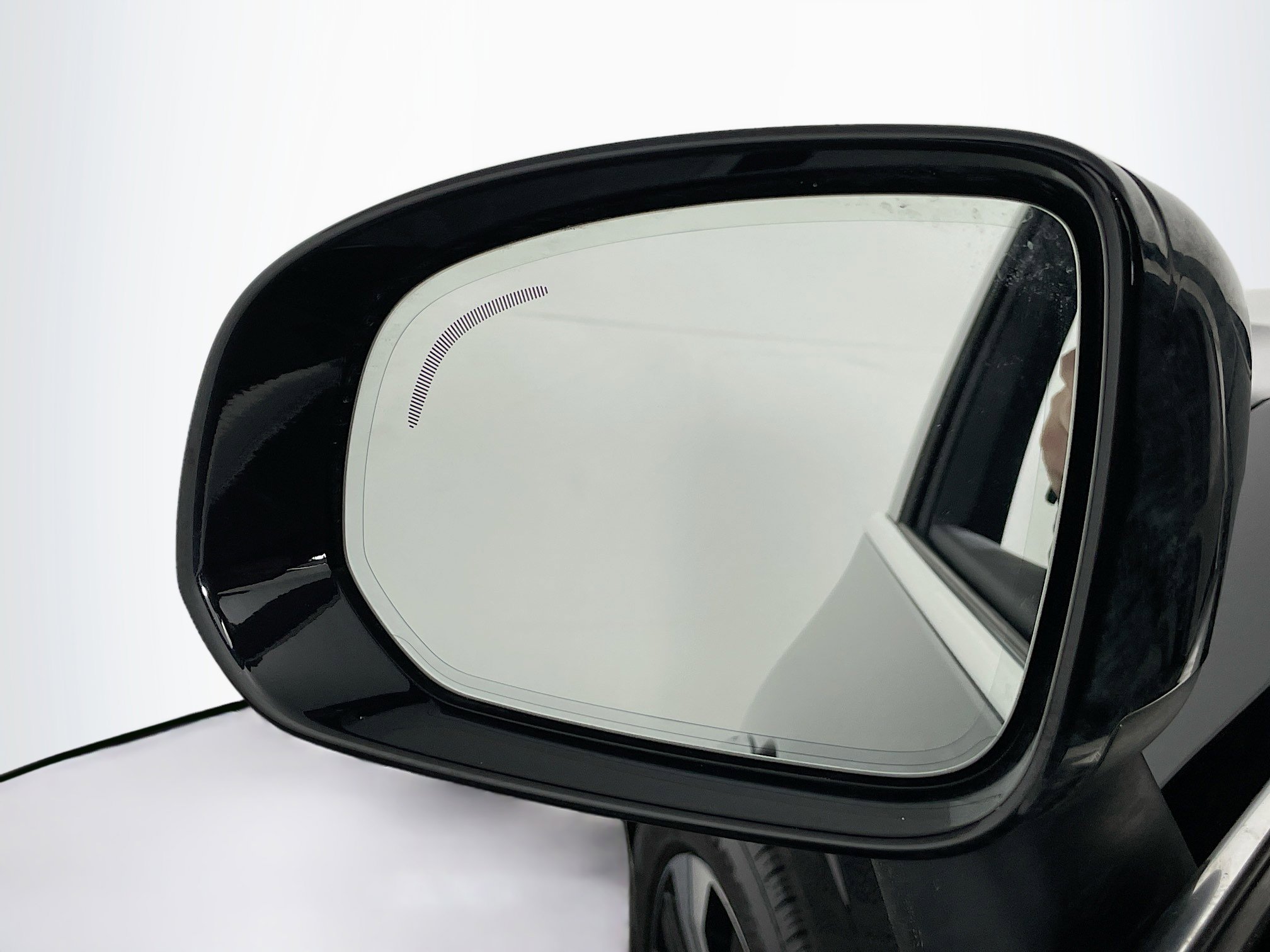 Used 2023 Volvo XC60 T8 Plus image 16