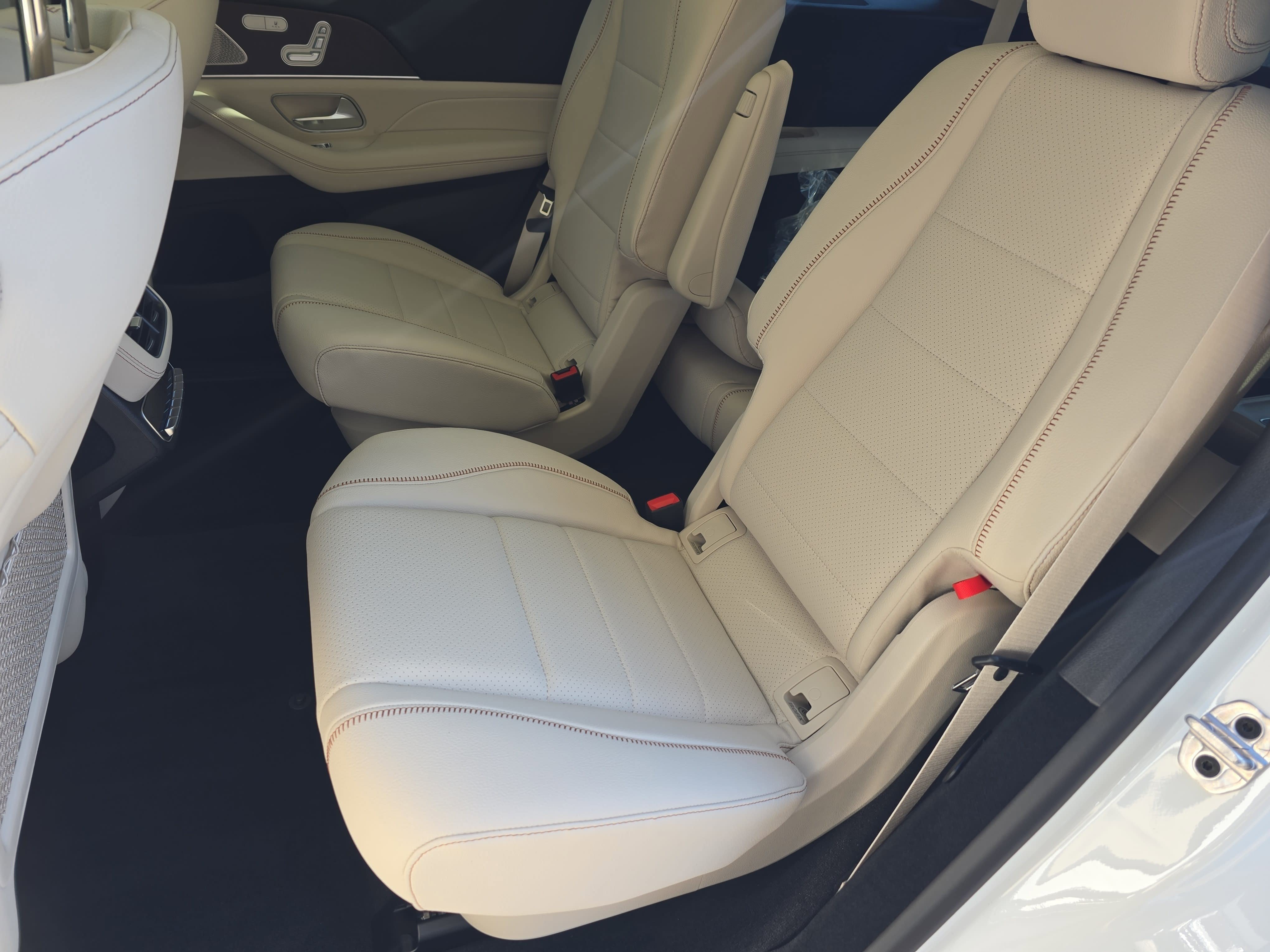 New 2027 Mercedes-Benz GLS 450 4MATIC image 16