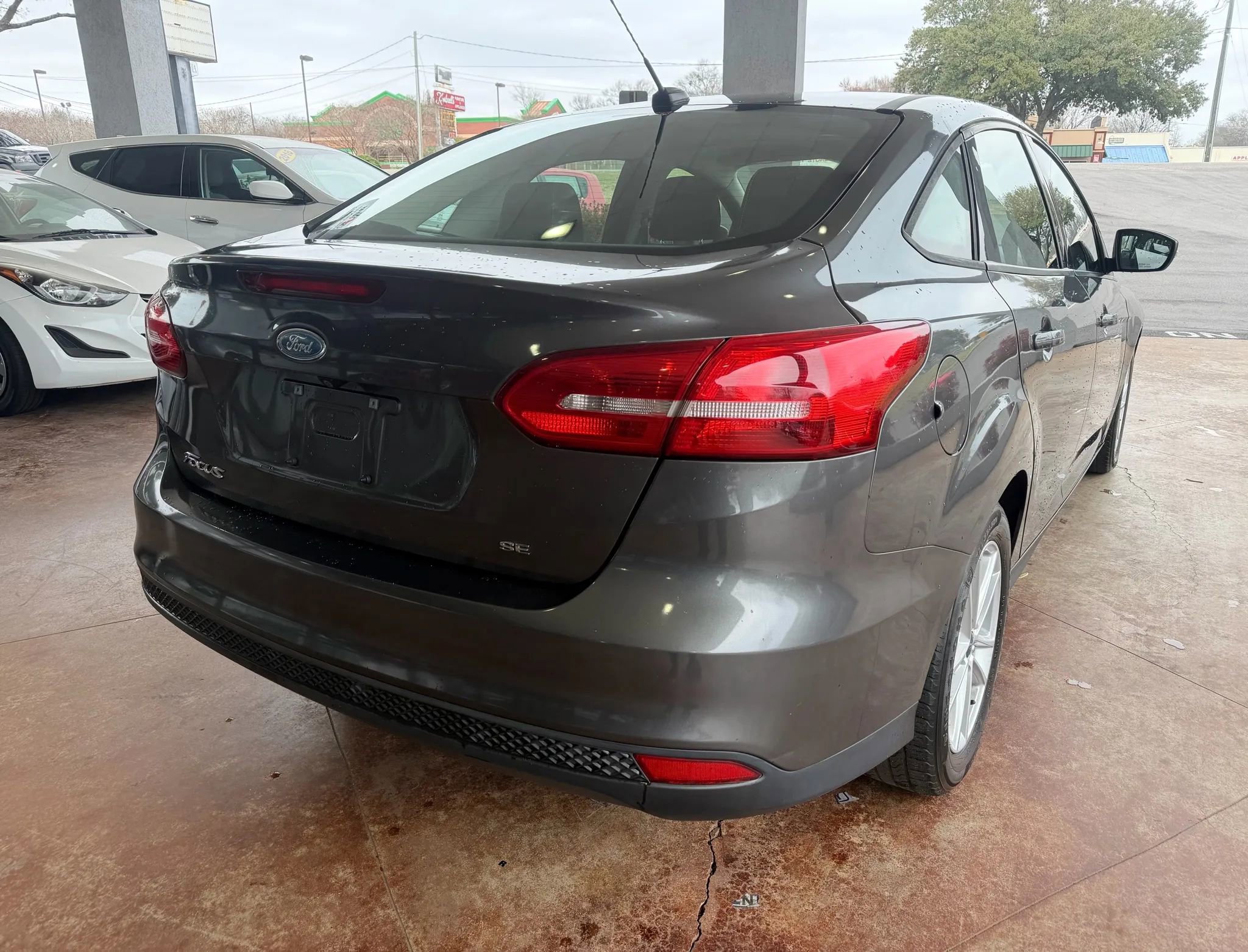 Used 2017 Ford Focus SE image 6