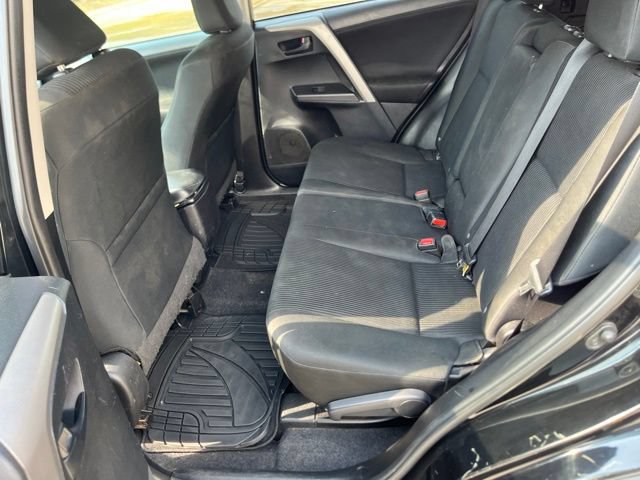 Used 2017 Toyota RAV4 LE FWD image 12