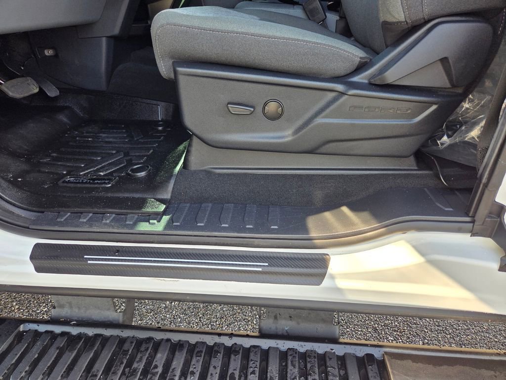 Used 2025 Ford F350 XLT image 14