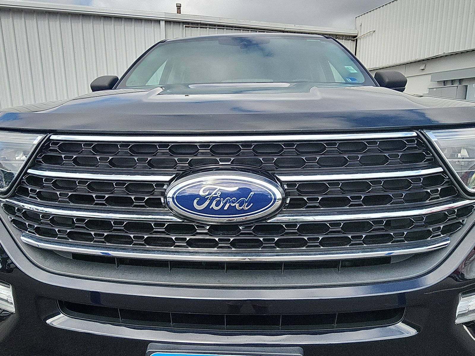 Used 2021 Ford Explorer XLT w/ Equipment Group 202A AWD/4WD image 14