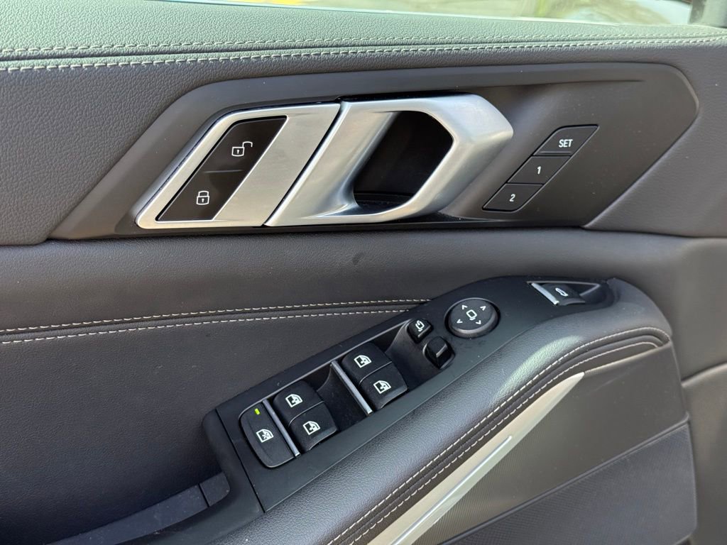 Used 2023 BMW X5 xDrive45e image 10