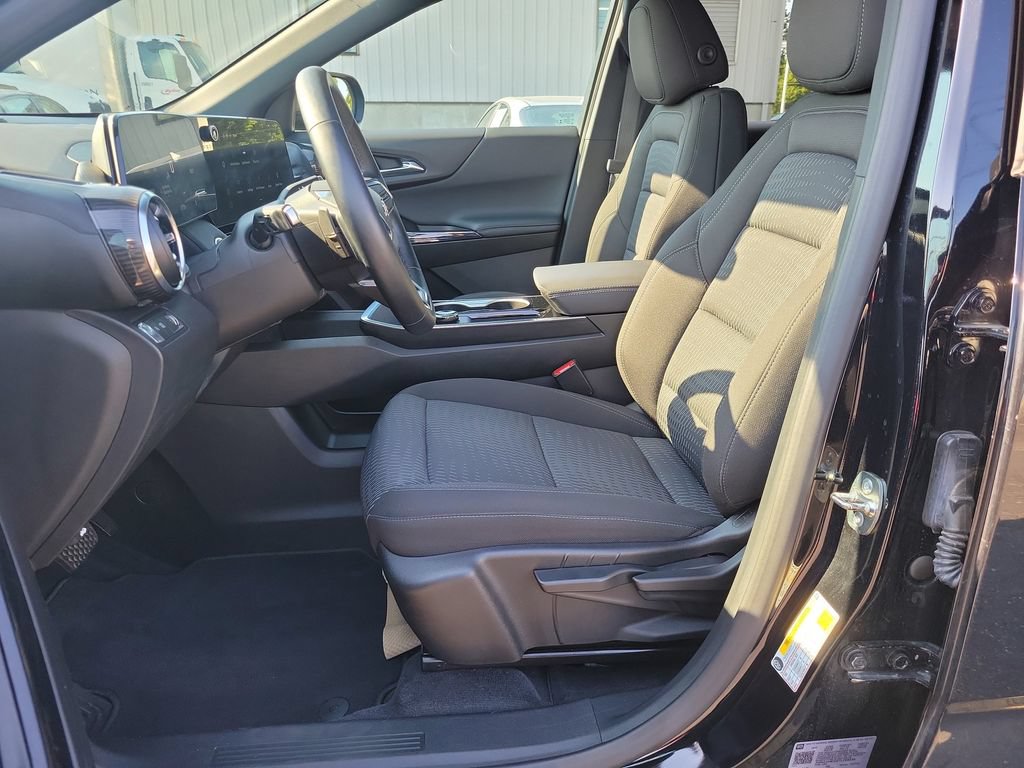 Used 2026 Chevrolet Equinox LT FWD image 18