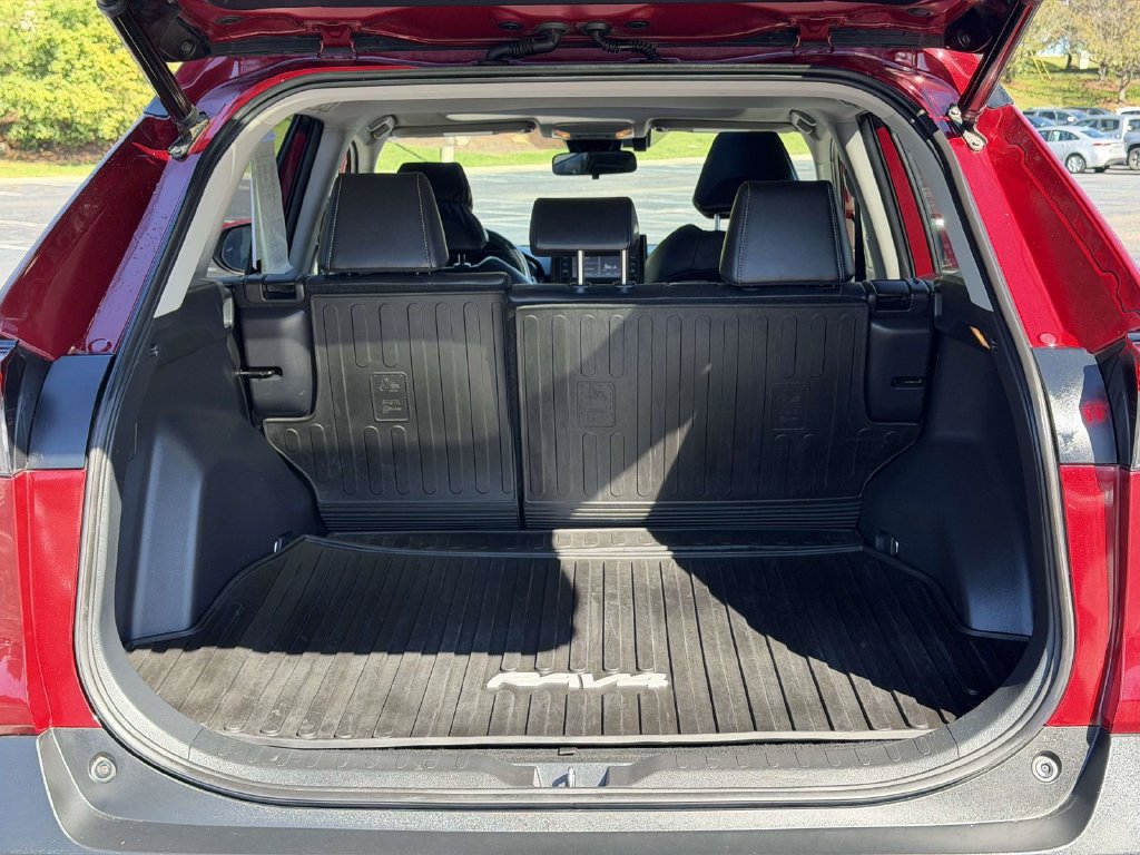 Used 2019 Toyota RAV4 XLE Premium w/ Cold Weather Package AWD/4WD image 14