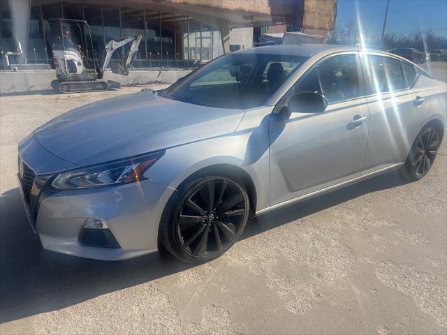 Used 2020 Nissan Altima 2.5 SR image 2