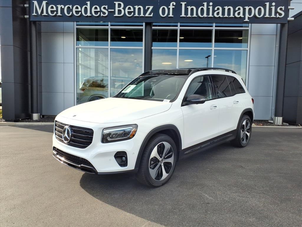 New 2025 Mercedes-Benz GLB 250 4MATIC image 1