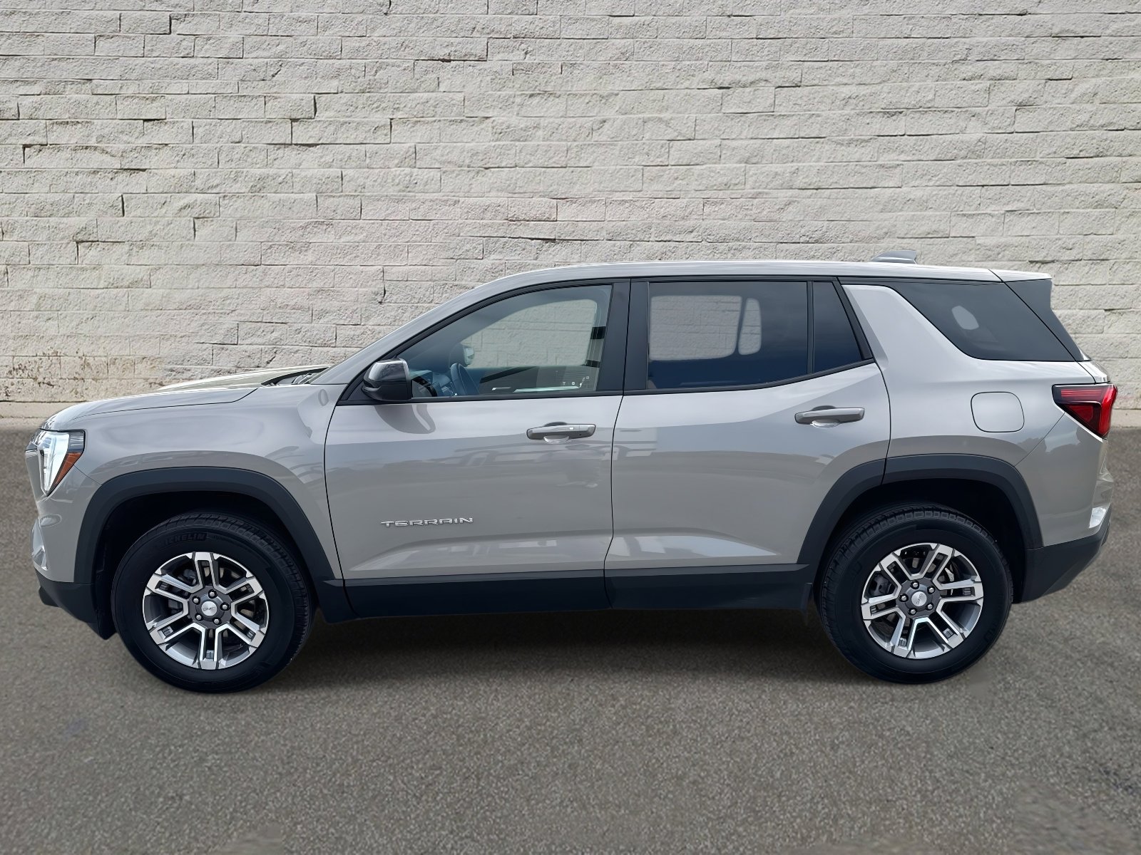 Used 2025 GMC Terrain Elevation image 8