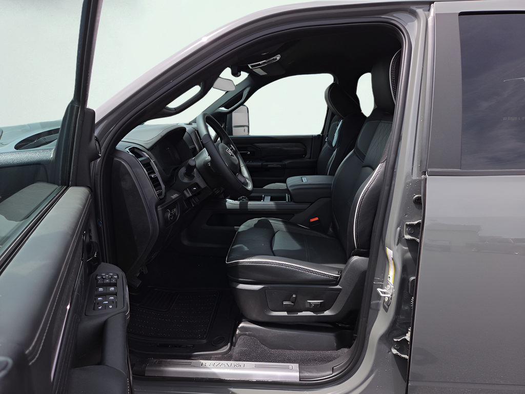 New 2026 RAM 3500 Limited AWD/4WD image 9