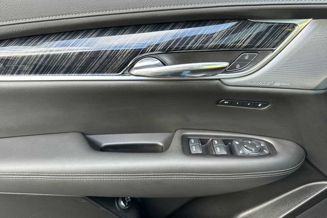 Certified 2025 Cadillac XT6 Premium Luxury image 11