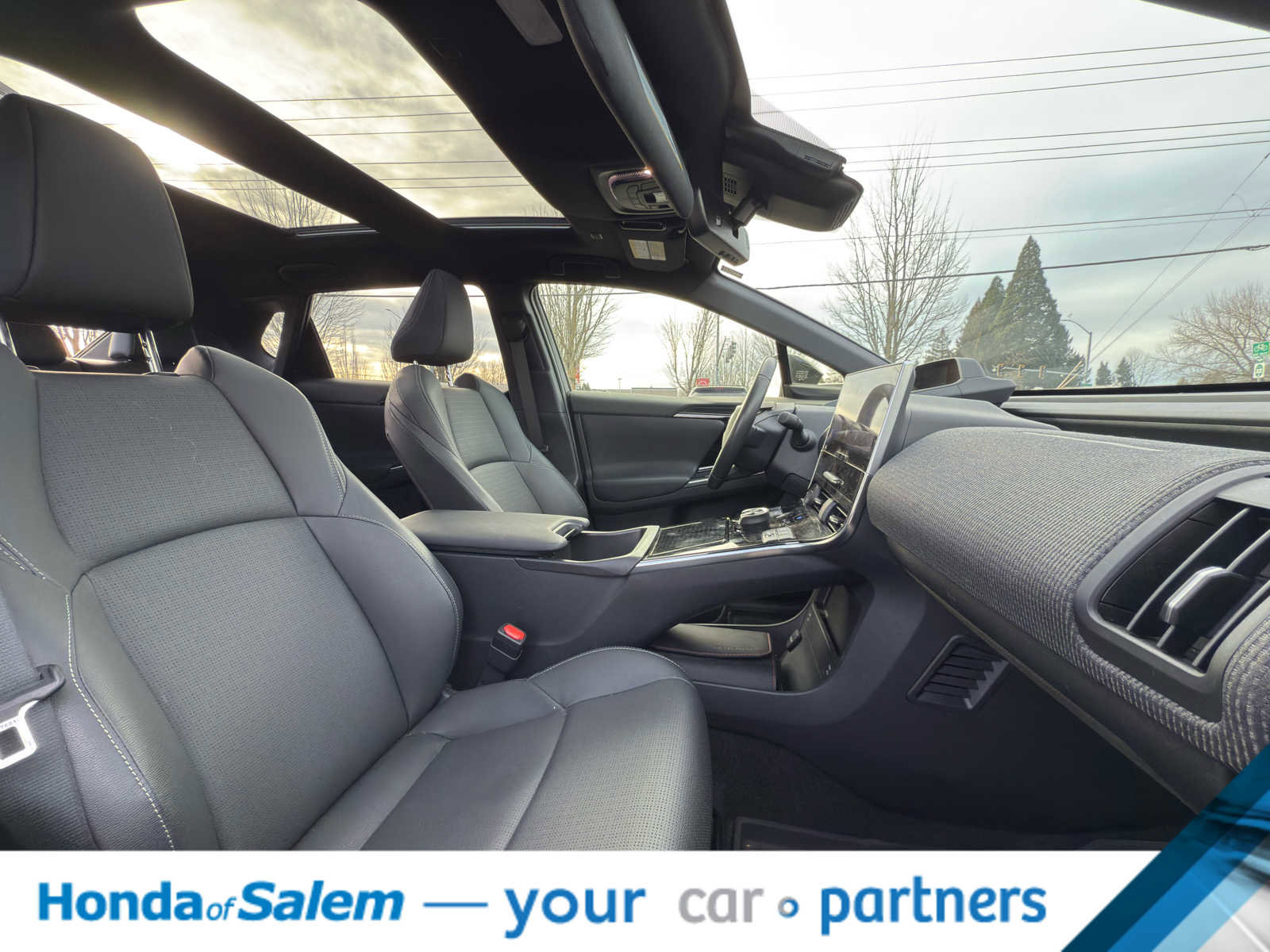 Used 2023 Toyota bZ4X Limited image 17