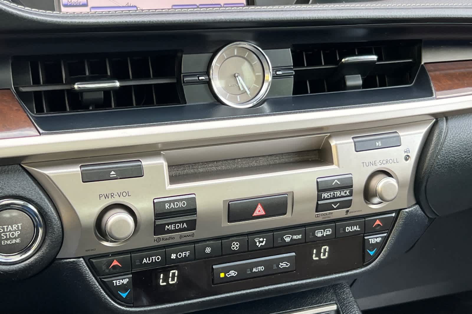 Used 2014 Lexus ES 350 w/ Luxury Package FWD image 22