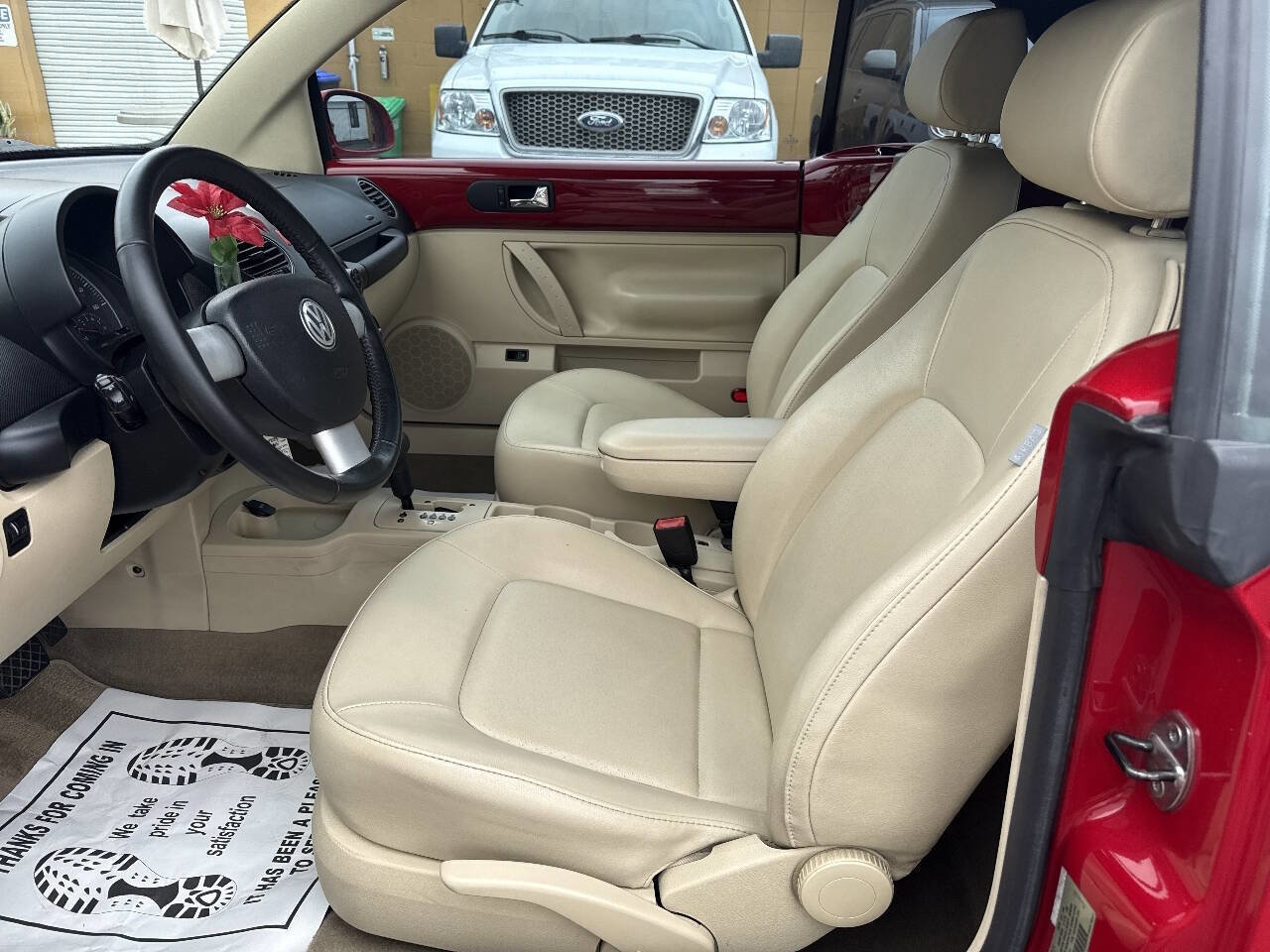 Used 2008 Volkswagen Beetle SE FWD image 22