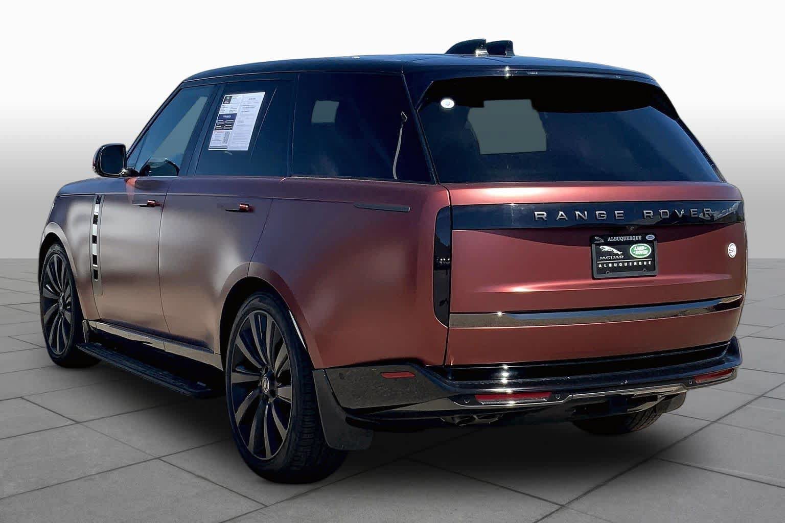 Used 2024 Land Rover Range Rover SV AWD/4WD image 11