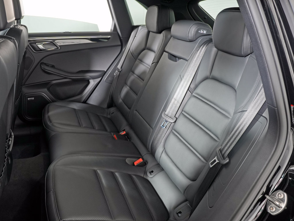 New 2026 Porsche Macan S AWD/4WD image 35