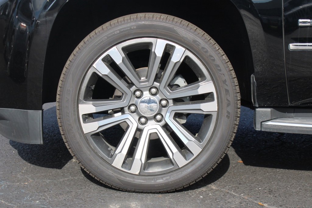 Used 2018 GMC Yukon Denali image 16