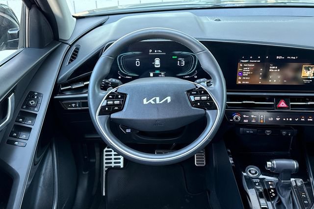 Certified 2025 Kia Niro EX Touring FWD image 19