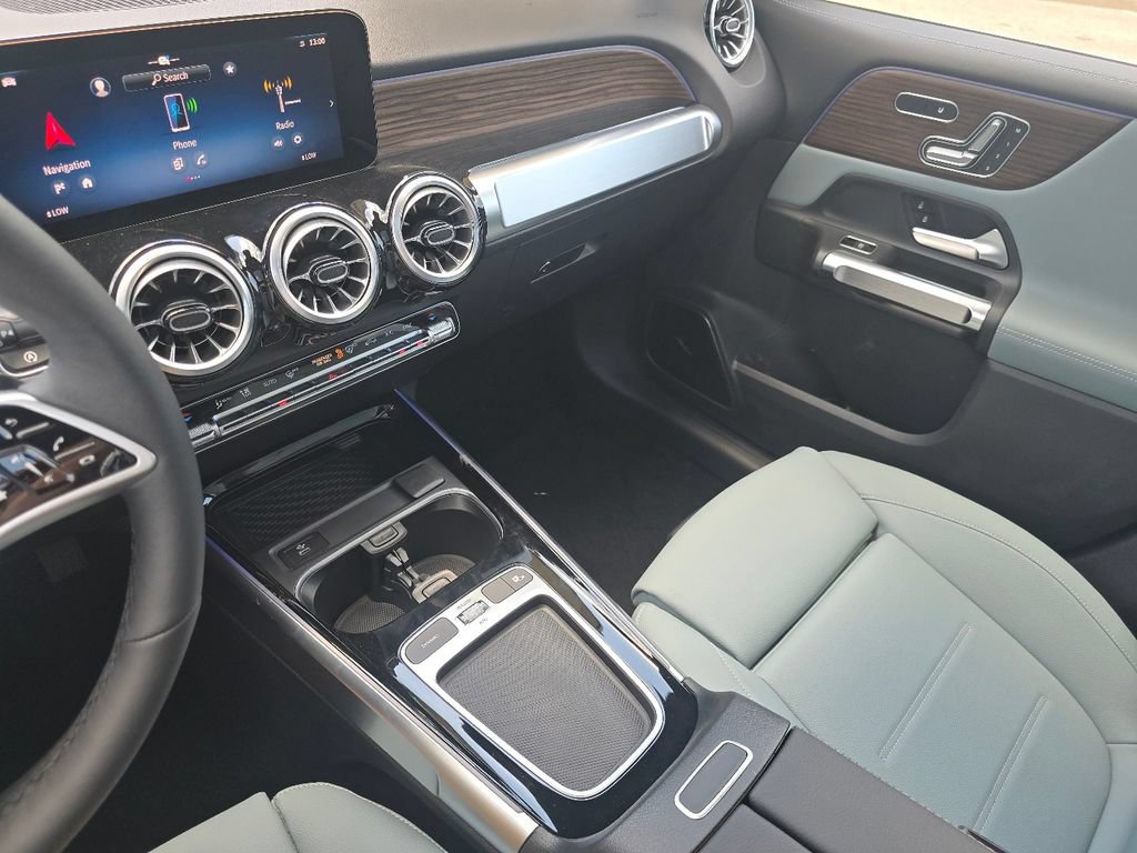 New 2026 Mercedes-Benz GLB 250 4MATIC image 30