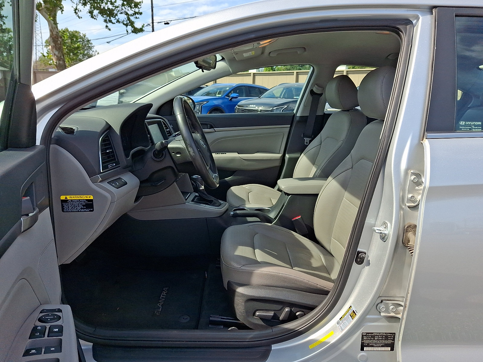Used 2017 Hyundai Elantra Limited FWD image 14