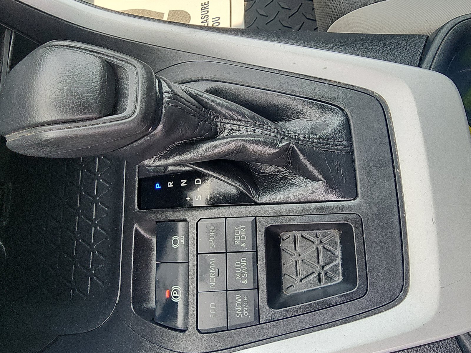 Used 2020 Toyota RAV4 XLE w/ Convenience Package AWD/4WD image 19
