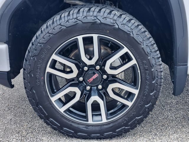 Used 2024 GMC Sierra 1500 AT4 w/ Technology Package AWD/4WD image 8