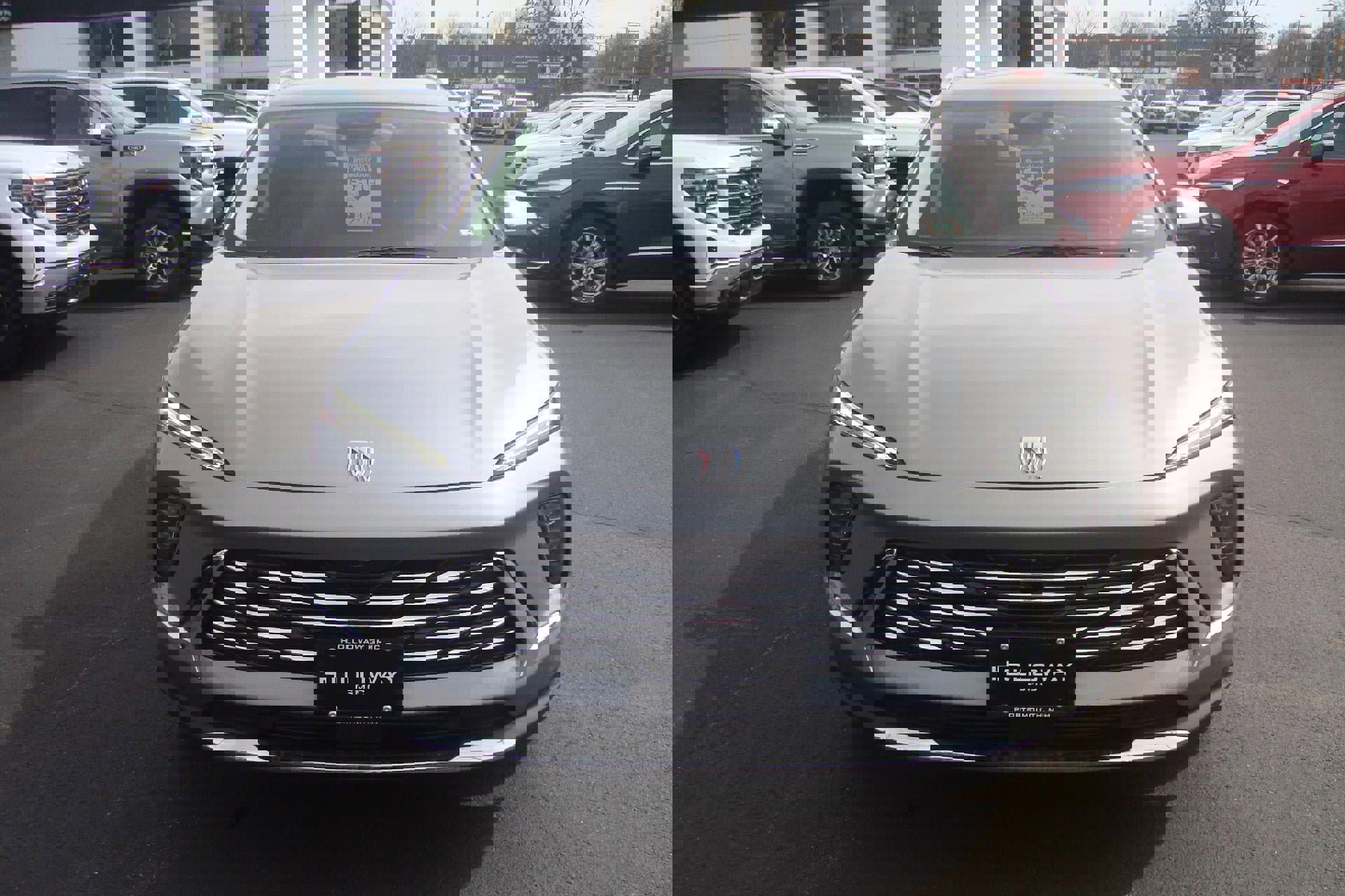 Used 2025 Buick Envision Preferred image 2