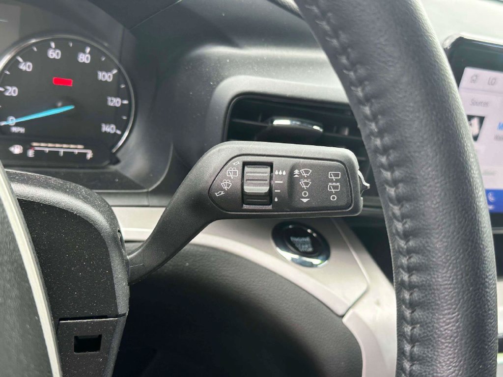 Used 2023 Ford Explorer XLT AWD/4WD image 25