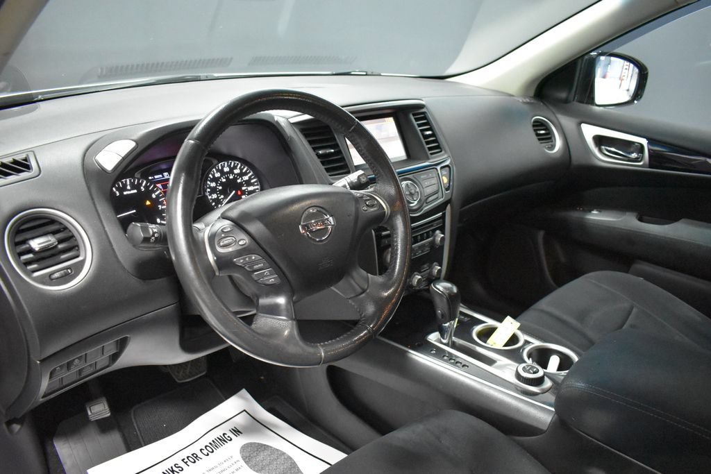 Used 2016 Nissan Pathfinder SV w/ SV Cold Weather Package AWD/4WD image 4