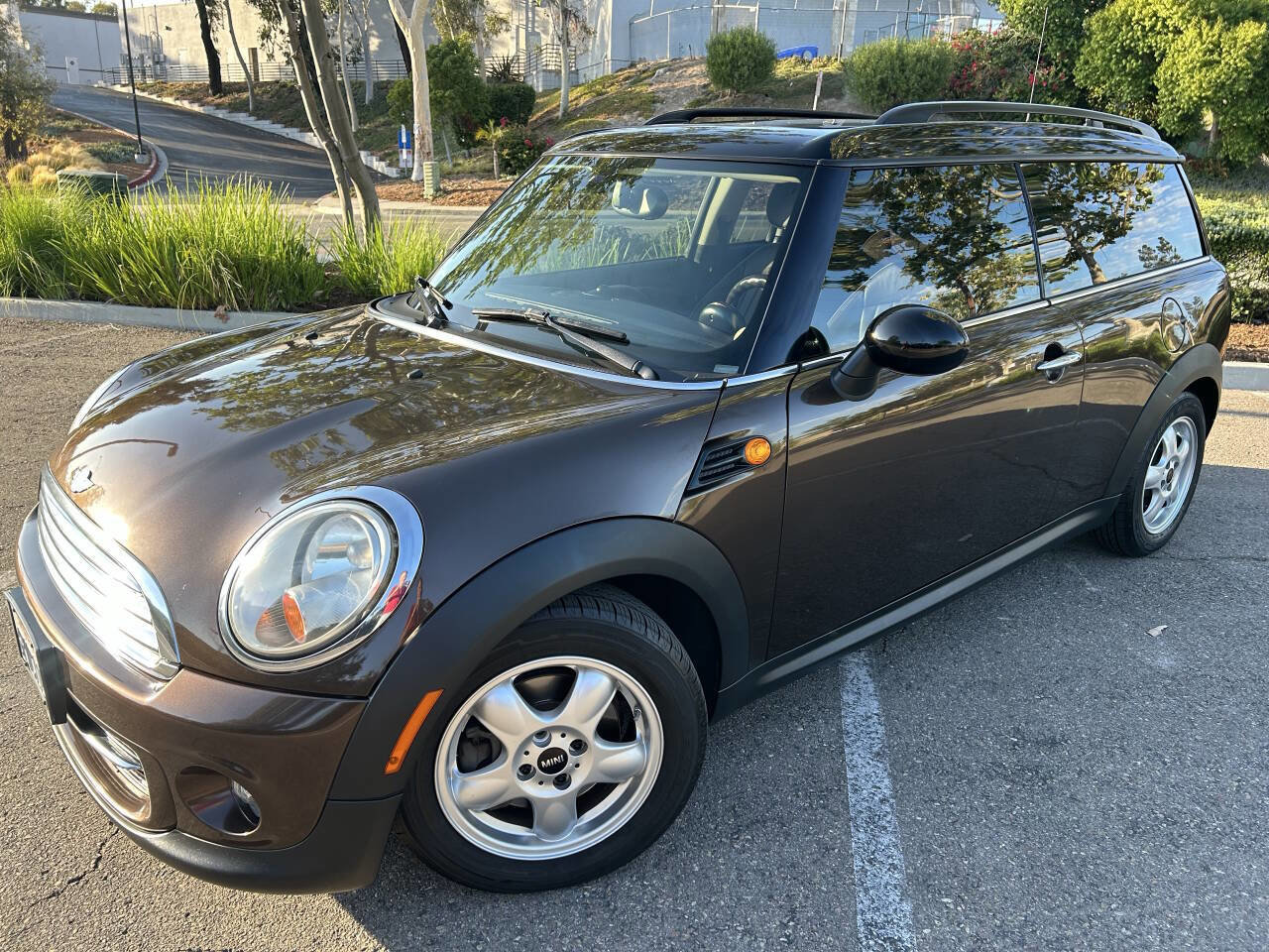 Used 2011 MINI Cooper Clubman w/ Premium Pkg image 1