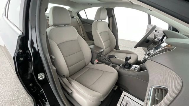 Used 2016 Chevrolet Cruze LT image 48