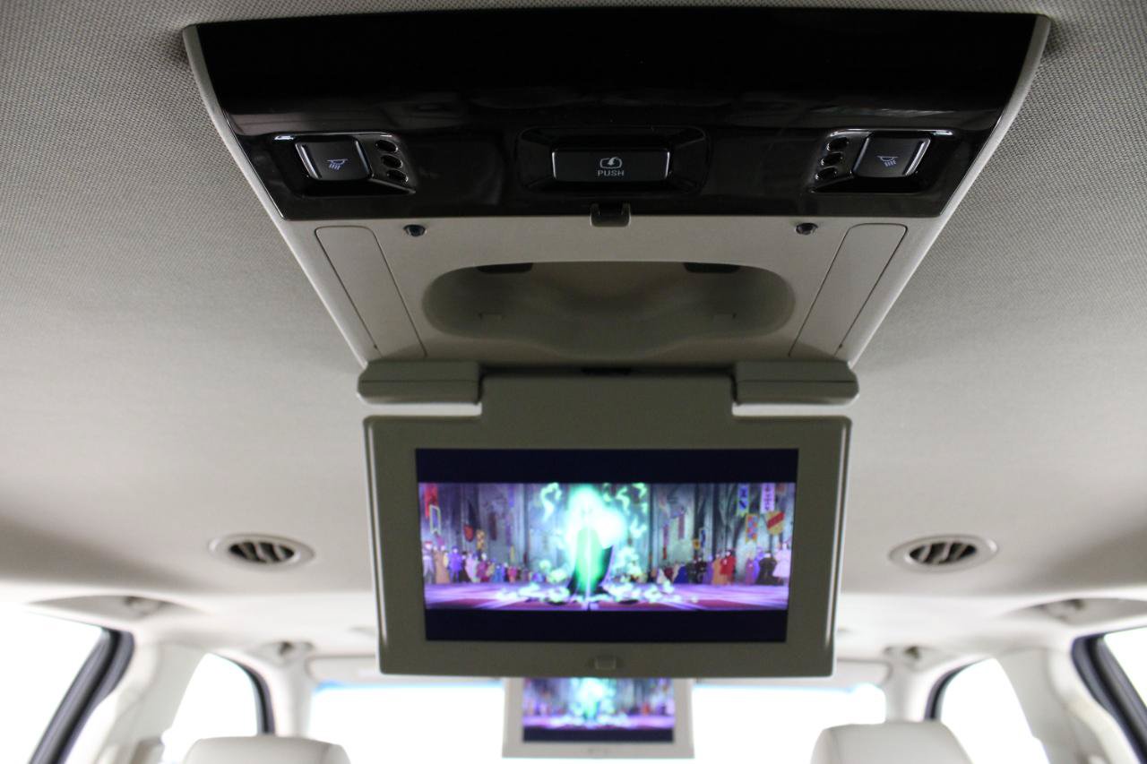 Used 2019 Cadillac Escalade ESV Premium Luxury AWD/4WD image 42