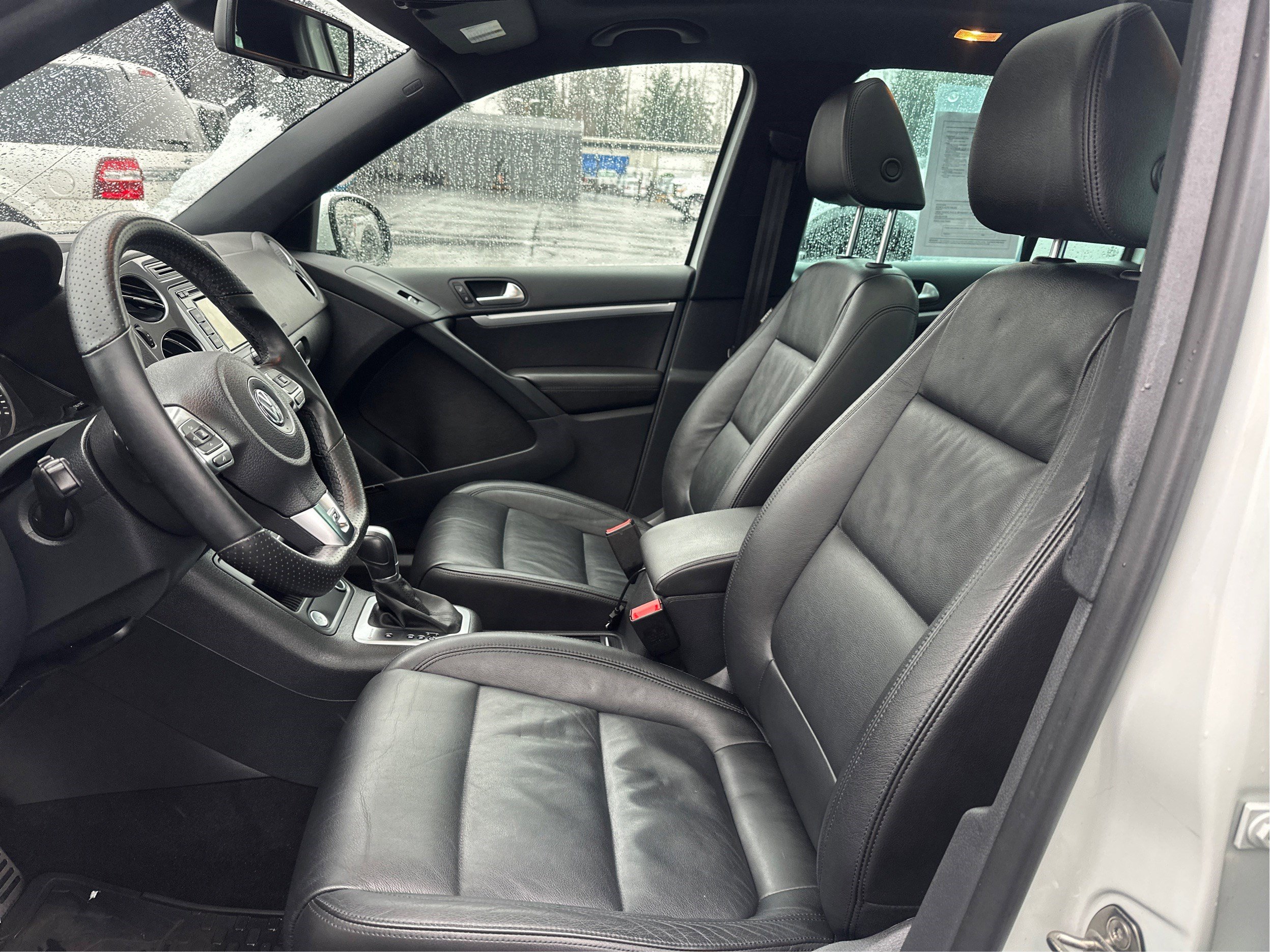 Used 2015 Volkswagen Tiguan R-Line image 9