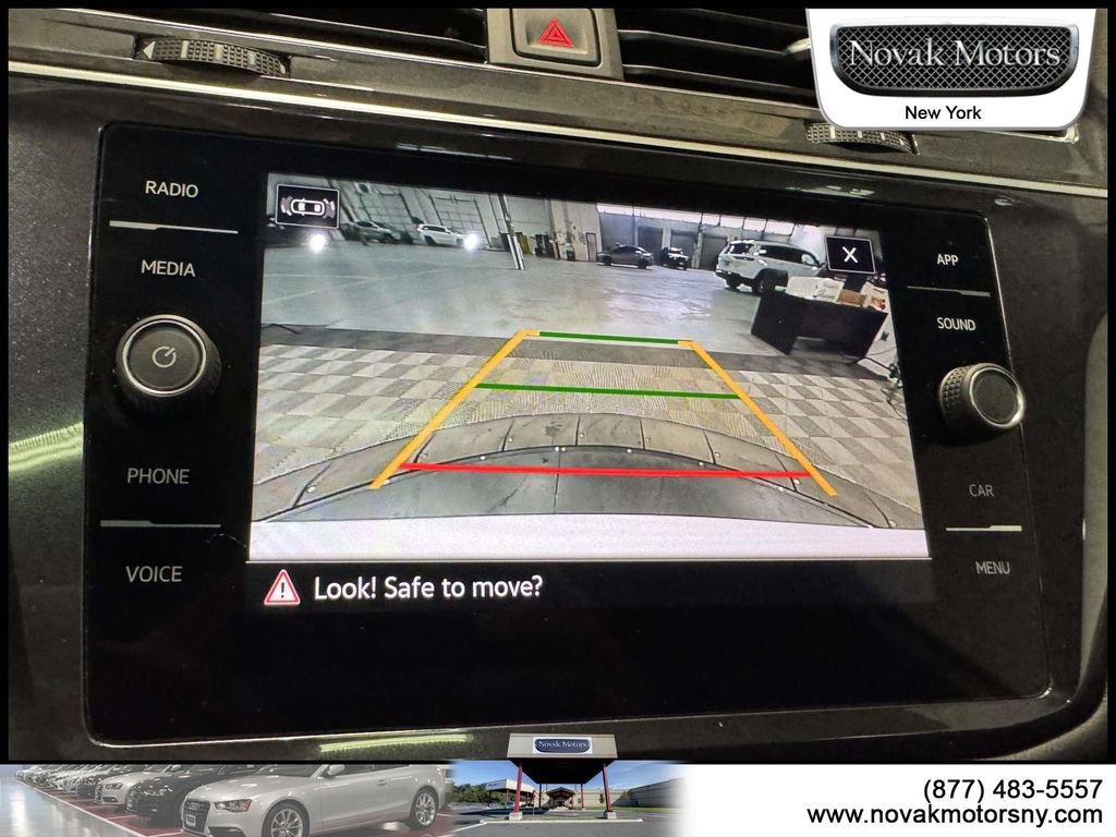 Used 2022 Volkswagen Tiguan SE R-Line AWD/4WD image 22