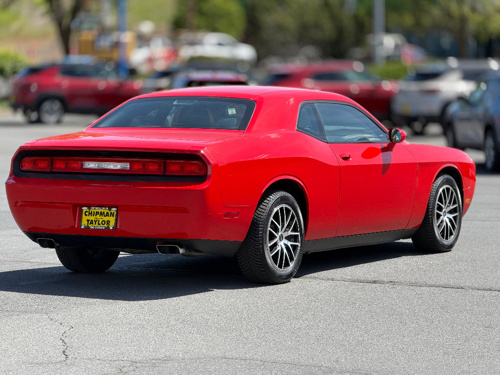 Used 2014 Dodge Challenger SXT RWD image 12