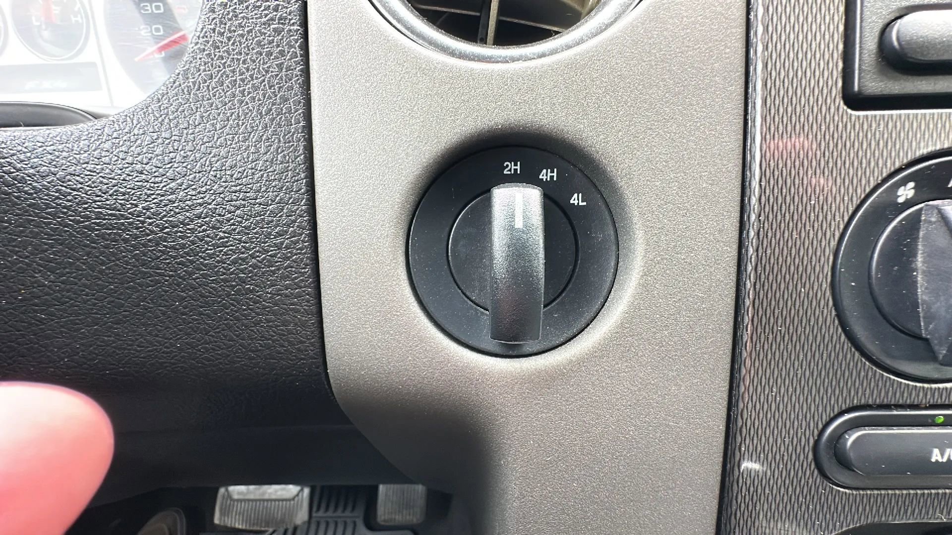 Used 2004 Ford F150 FX4 AWD/4WD image 13