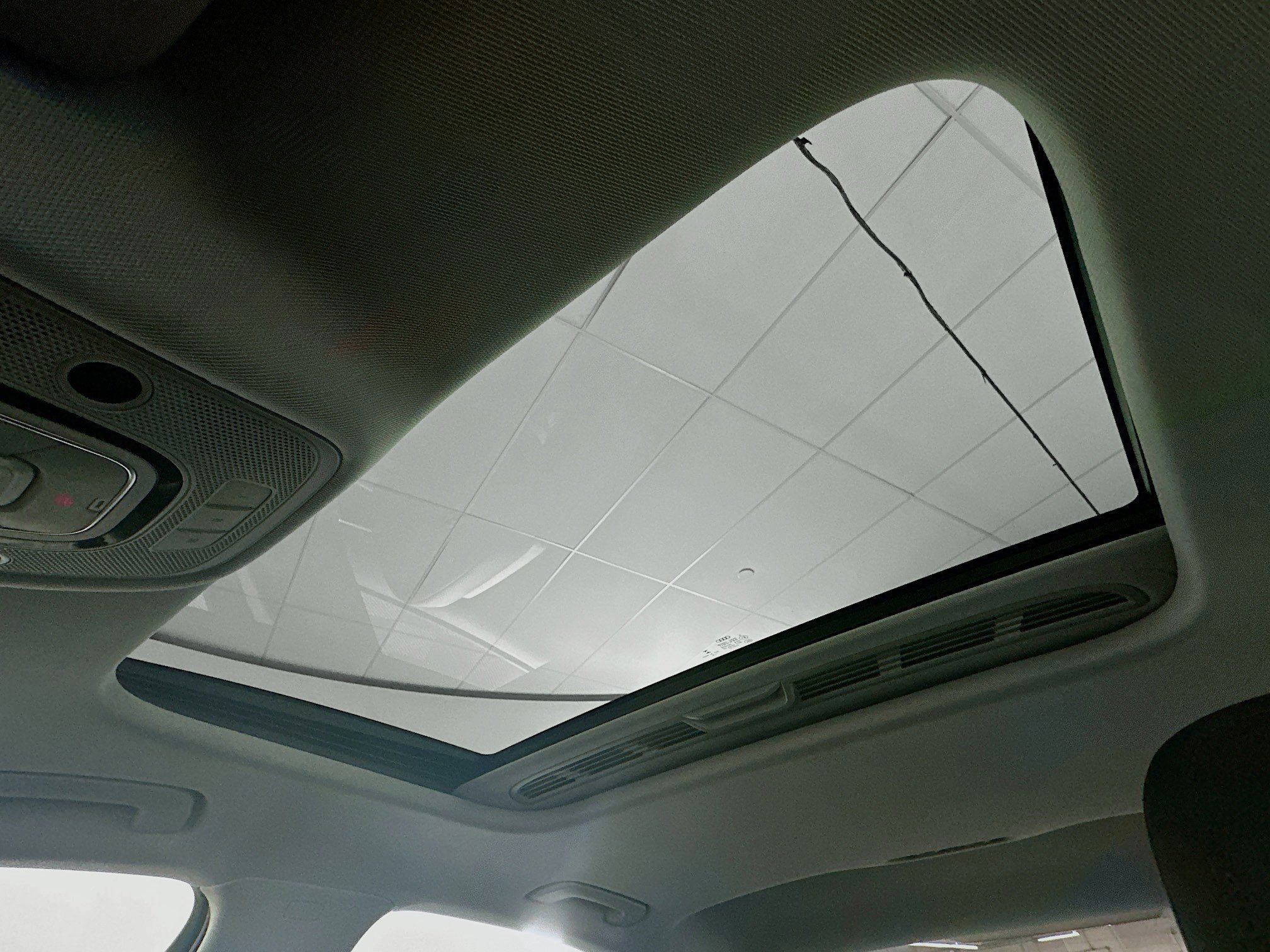 Used 2017 Audi A4 2.0T Premium image 25