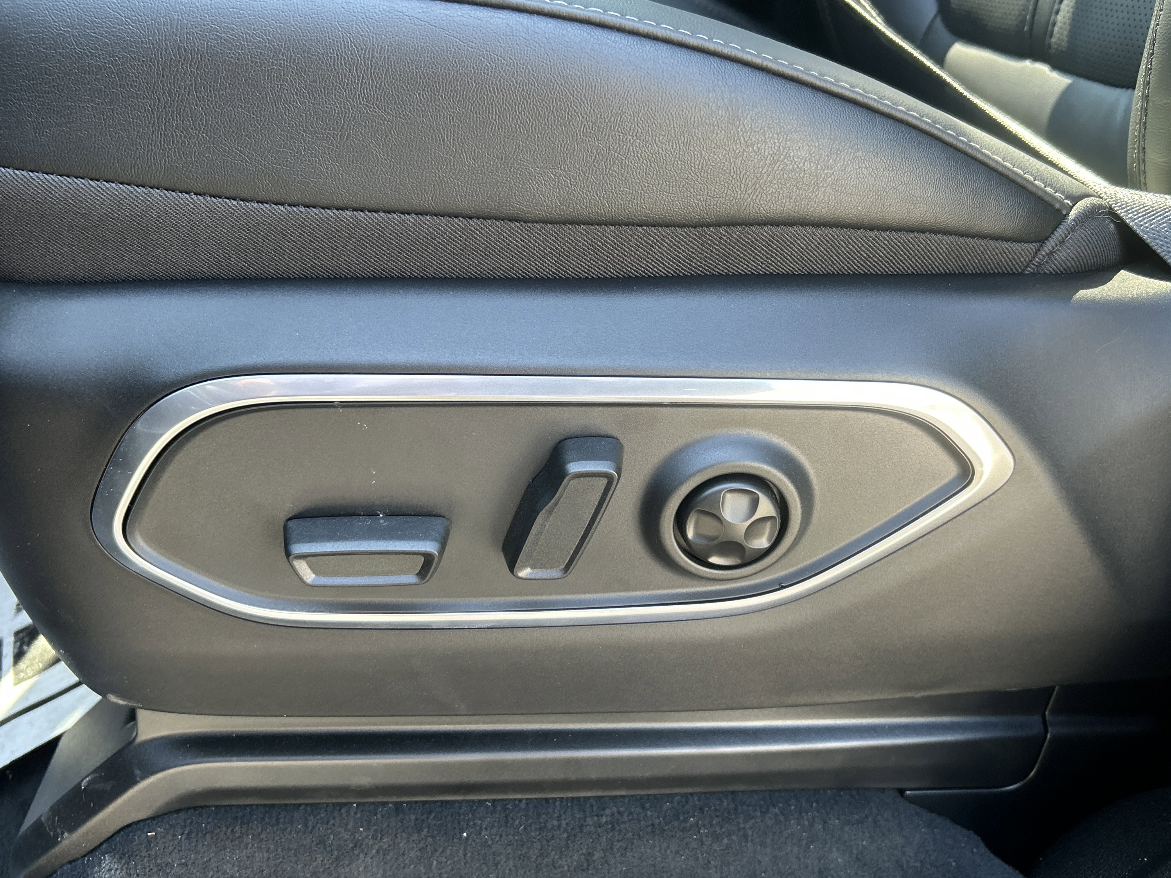 New 2026 Jeep Grand Wagoneer Limited image 15