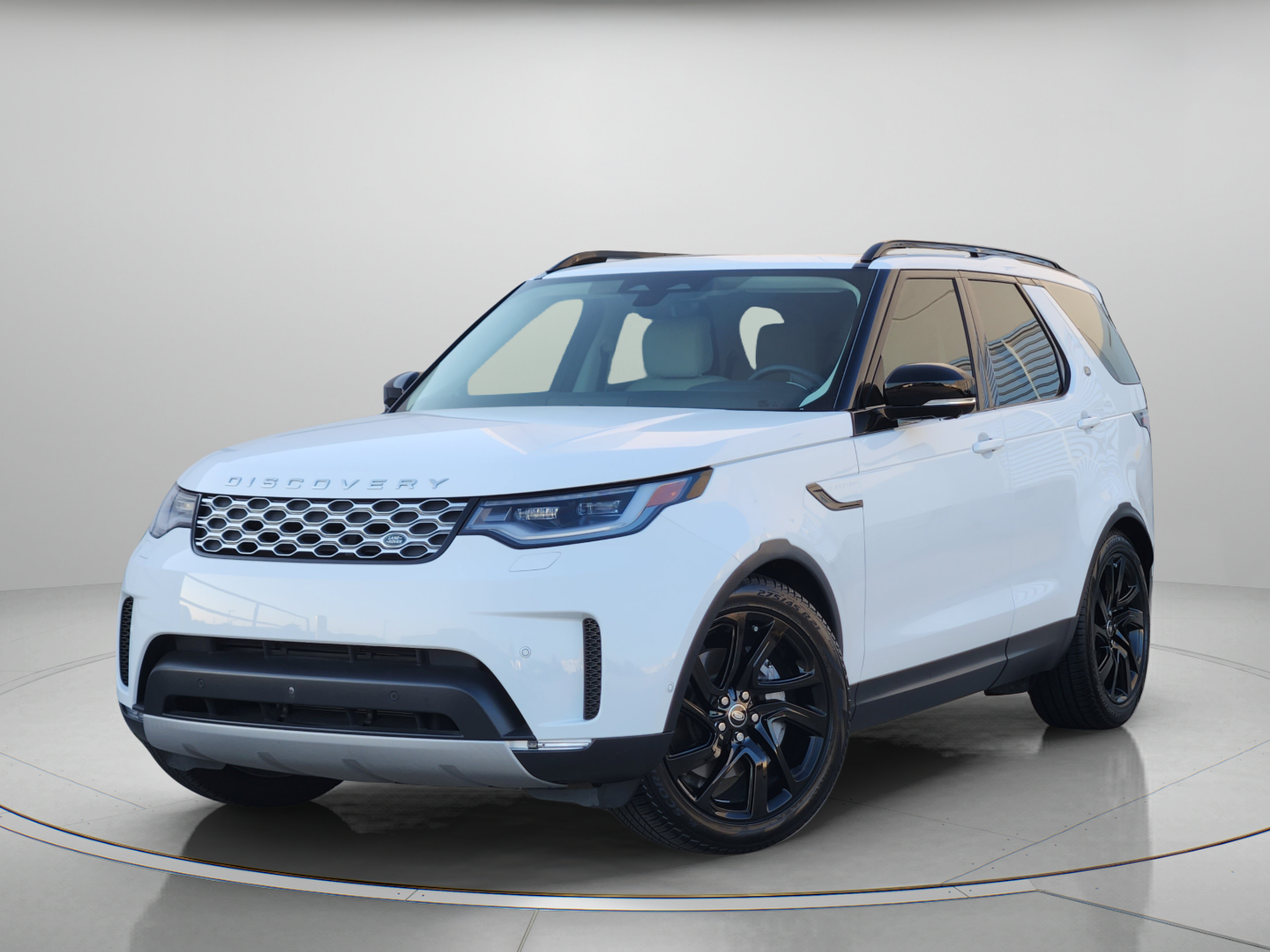 Certified 2025 Land Rover Discovery S AWD/4WD video 1