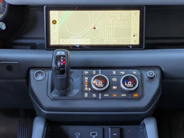 Used 2024 Land Rover Defender 110 X-Dynamic SE image 10