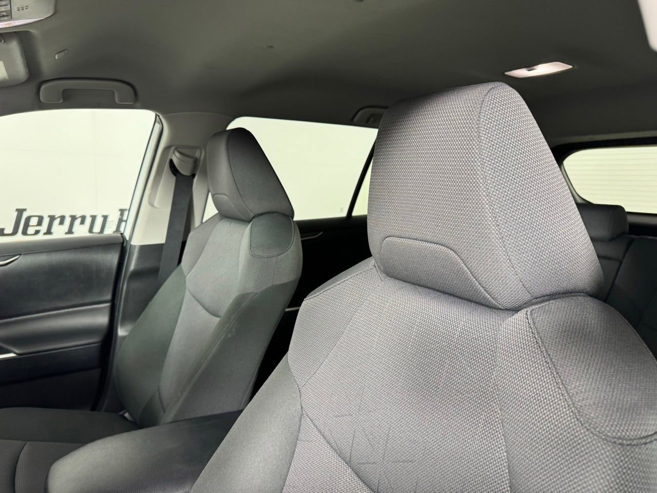 Used 2025 Toyota RAV4 XLE AWD/4WD image 11