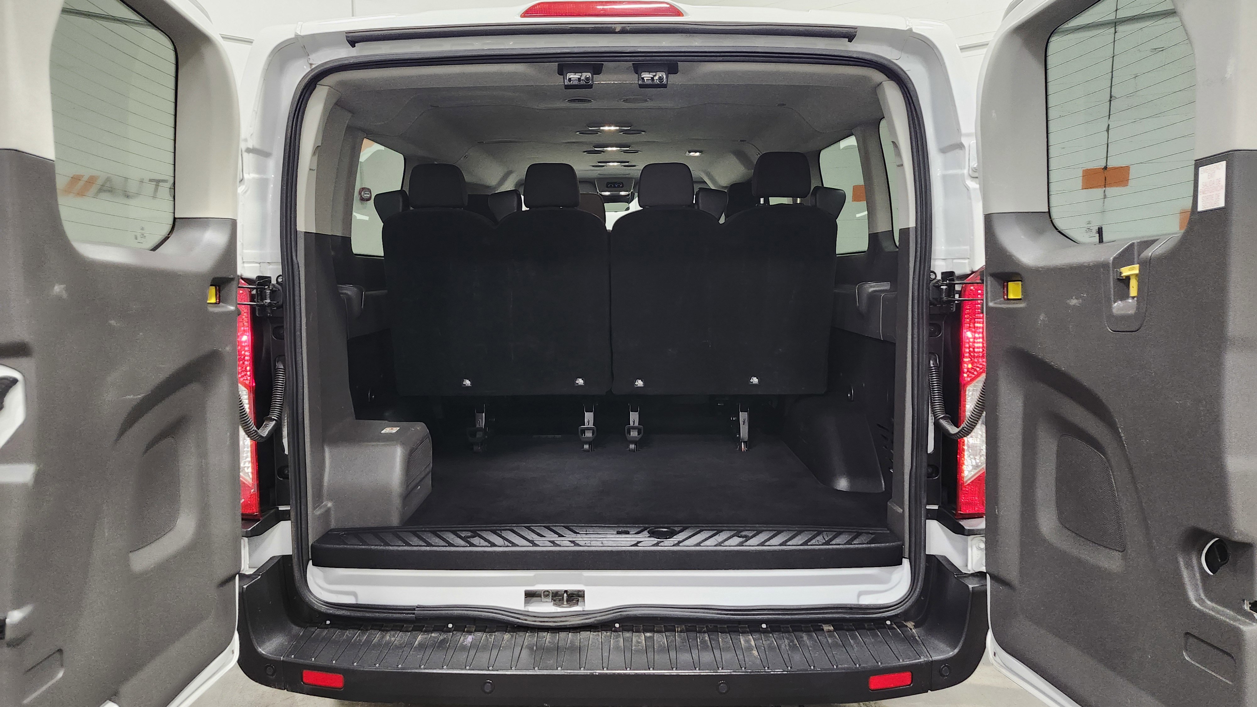 Used 2023 Ford Transit 350 XLT image 24