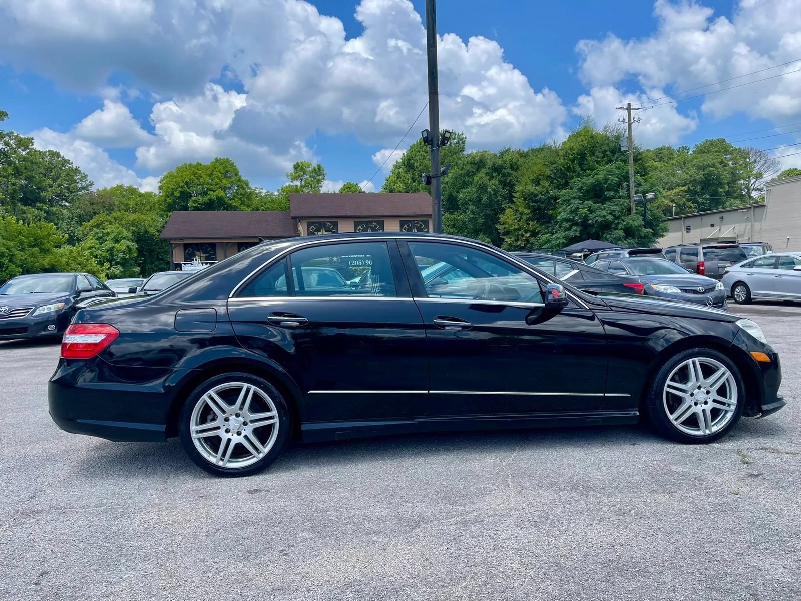 Used 2010 Mercedes-Benz E 350 Sedan image 3