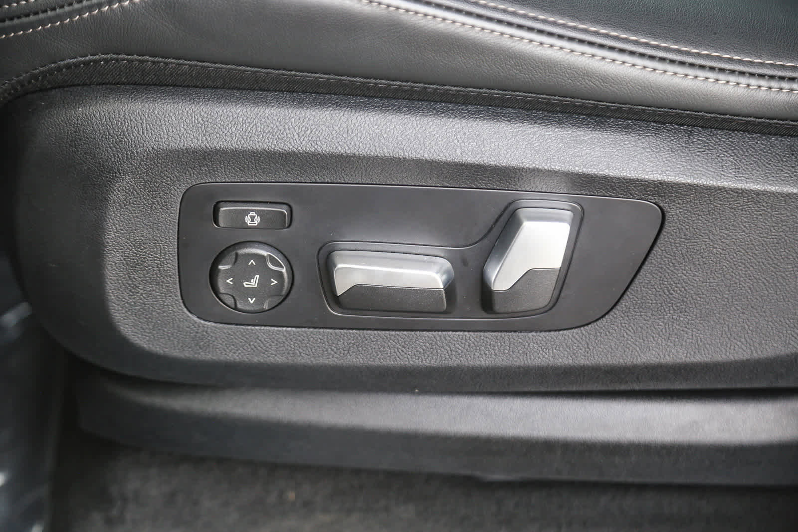 Used 2025 BMW X5 sDrive40i image 18