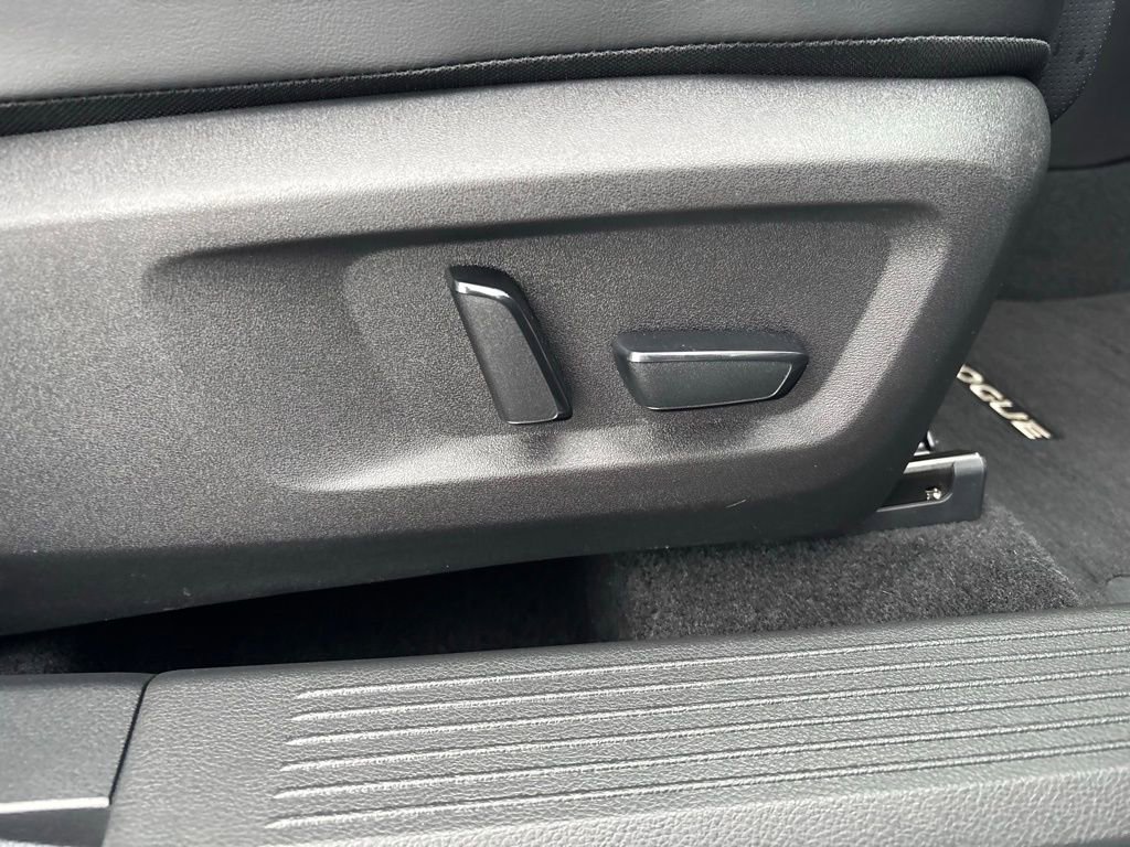 Used 2024 Nissan Rogue Platinum w/ Platinum Premium Package image 24