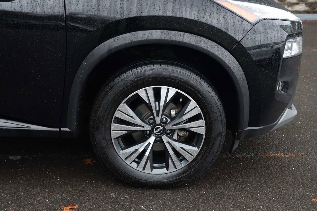 Used 2023 Nissan Rogue SV AWD/4WD image 8