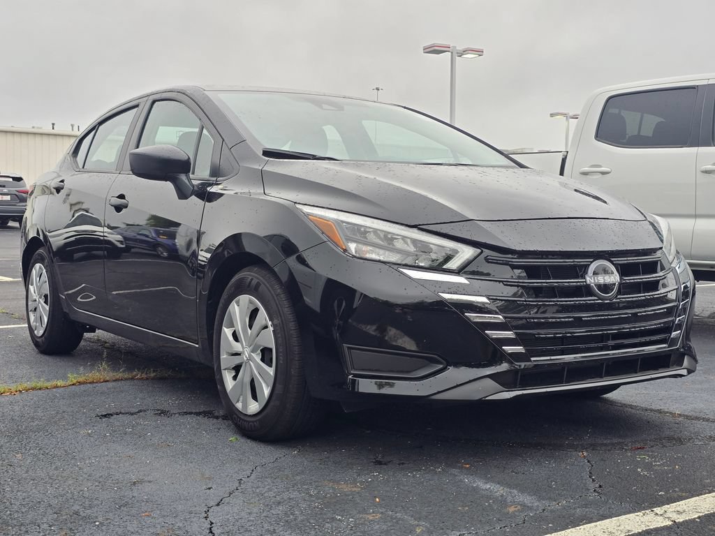 Used 2025 Nissan Versa S w/ Trunk Package FWD image 1
