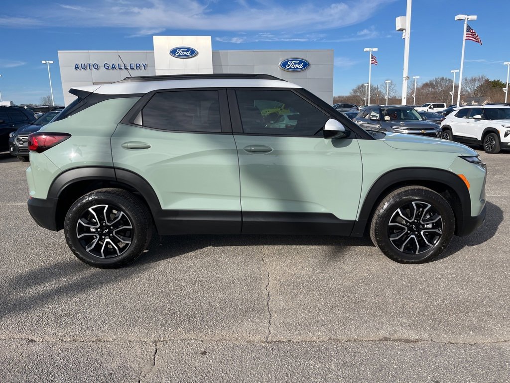 Used 2025 Chevrolet TrailBlazer ACTIV w/ Driver Confidence Package image 4